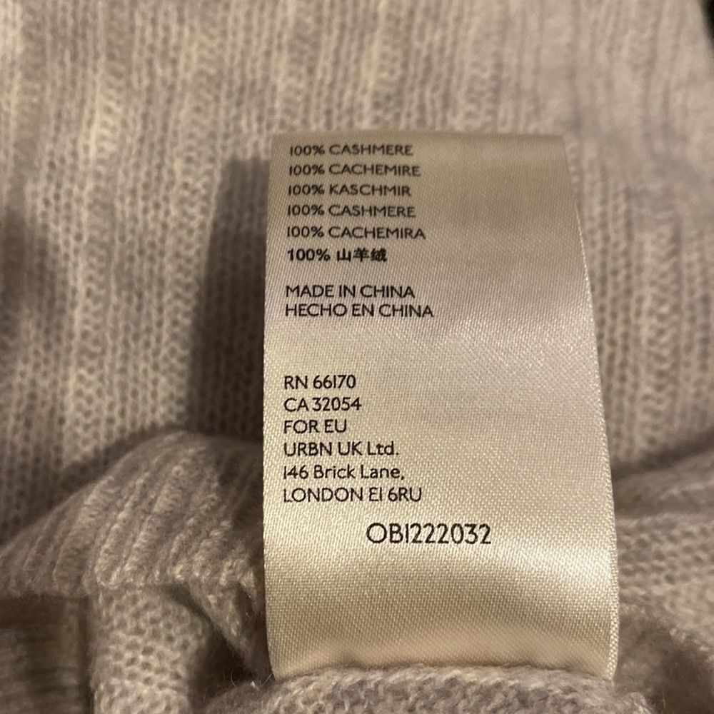 Free People Small Knit Heather Grey Oversized Sweater Wide V Neck - Picture 6 of 6